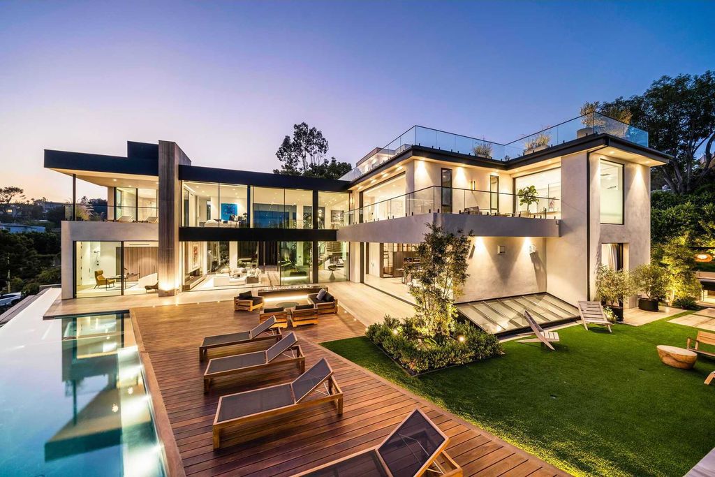 A Newly Completed Hillside Mansion in Beverly Hills hits the Market for 25950000 7
